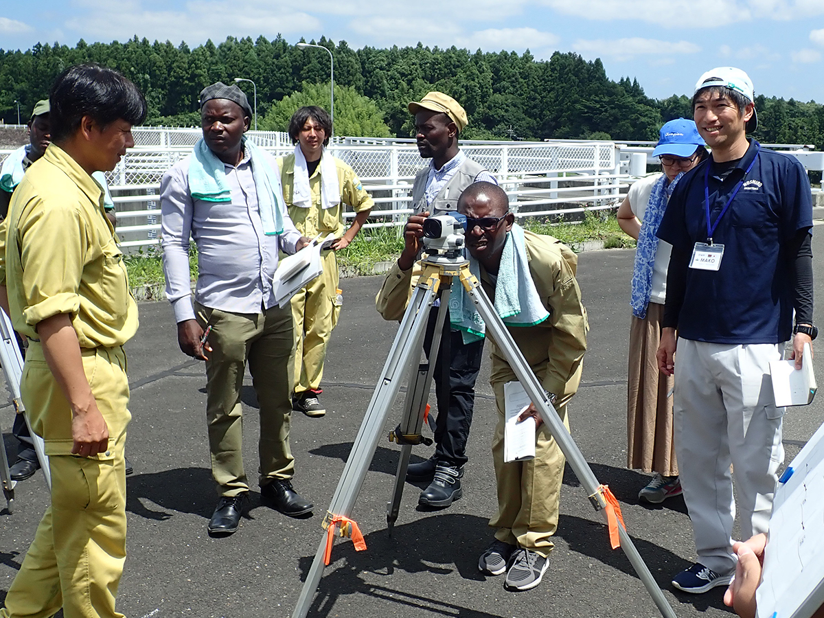 国際協力, マラウイ共和国技術者の皆さんへの測量研修